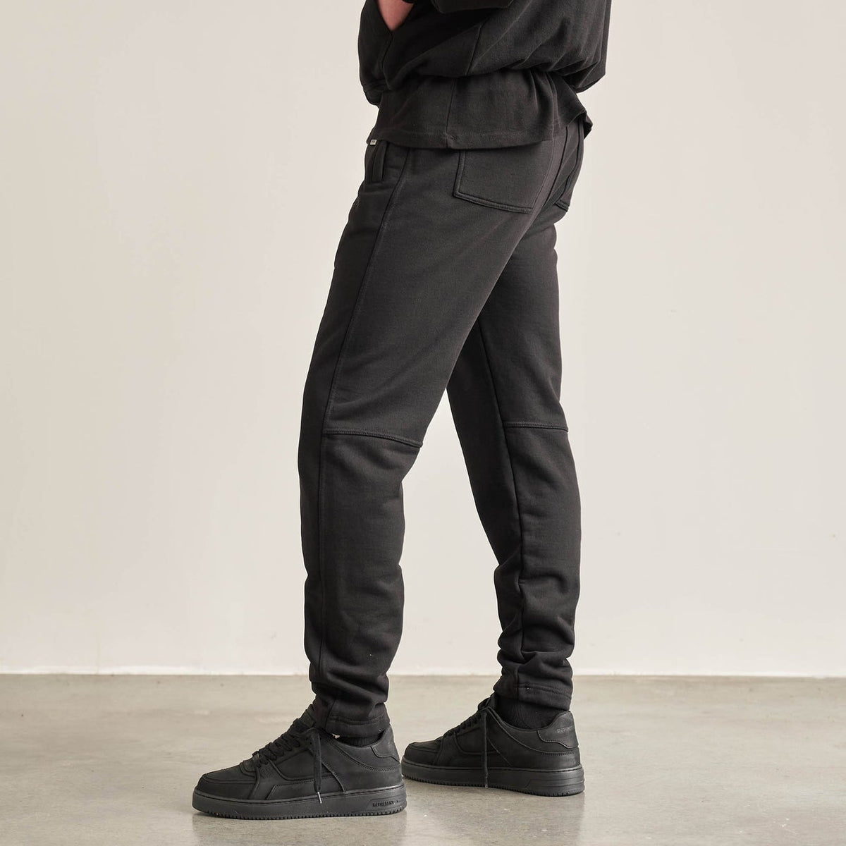 REPRESENT BLANK SWEATPANTS JET BLACK – AITCH